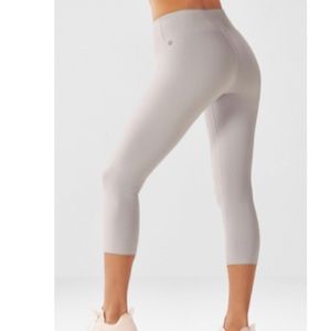 Fabletics “Olin” PowerHold Capri size M in color Mineral
